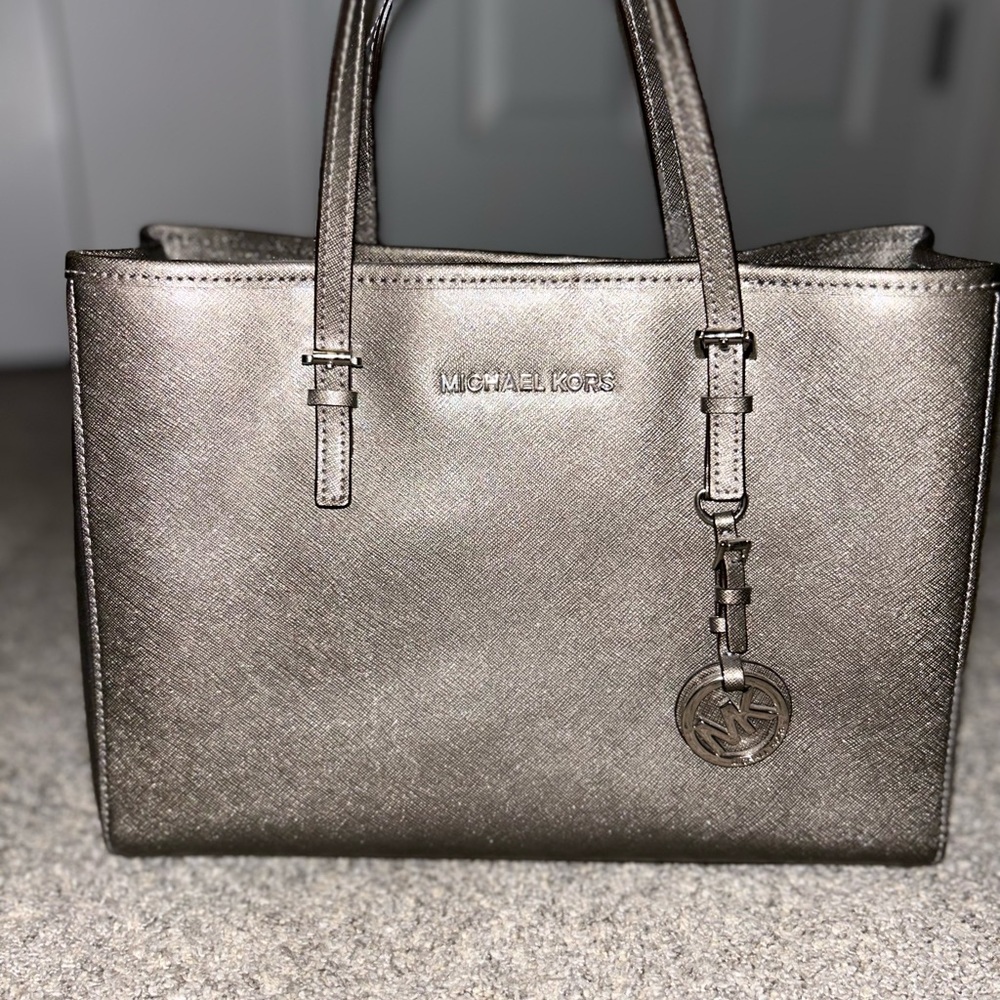 Micheal Kors Silver Handbag